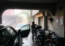 carro invade casa